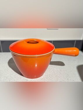 Vintage Le Creuset Orange
Flame Cookware Iron Cast no 2